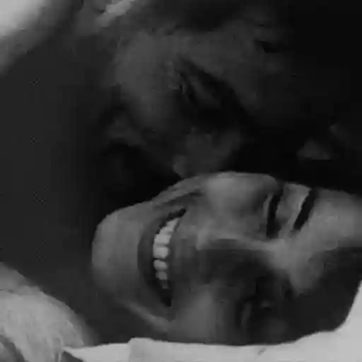 Kiss pack sticker 12