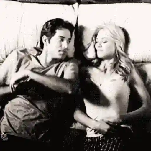 Kiss pack sticker 16